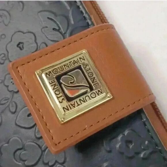 Stone Mountain Black and Brown Wallet - Picture 8 of 10